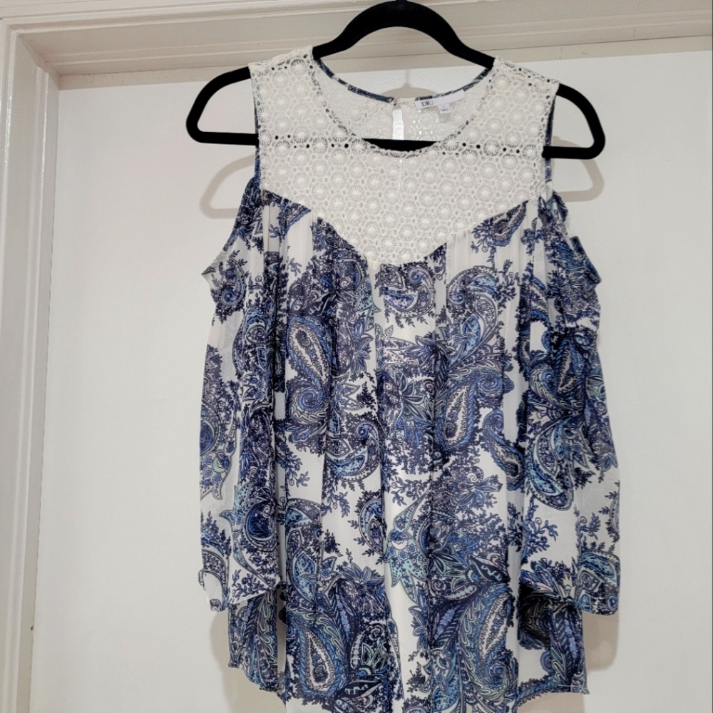 Ladies cold shoulder top